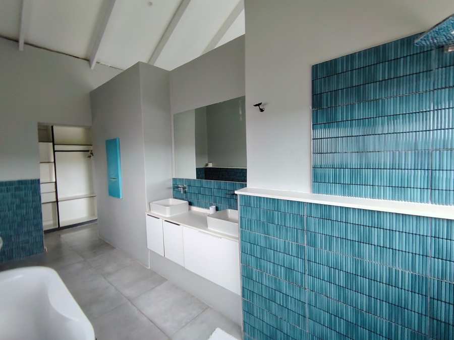 5 Bedroom Property for Sale in Brackenridge Western Cape